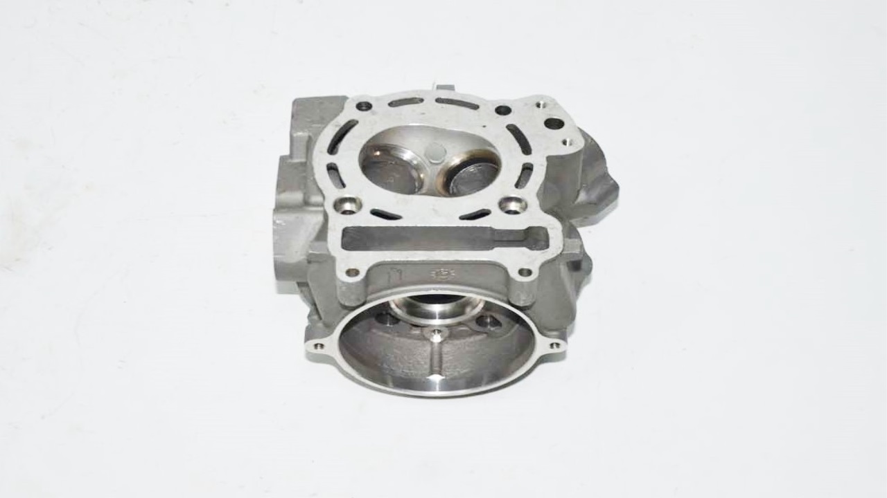 SİLİNDİR ÜST KAPAK ( LH 400 )